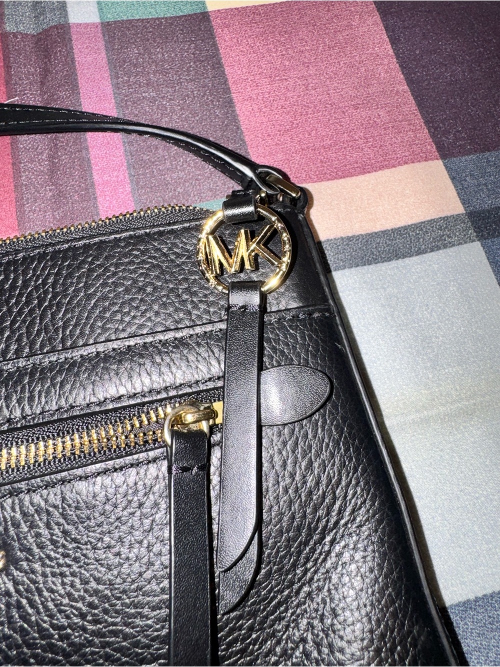 Michael Kors Black Pebbled Leather Crossbody with Gold Accents vintage - Picture 3 of 5